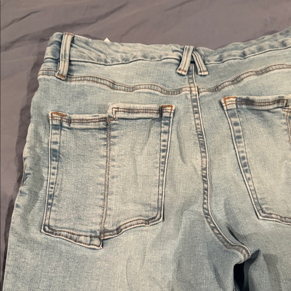 Good American Light Wash Flare Jeans - Picture 5 of 7